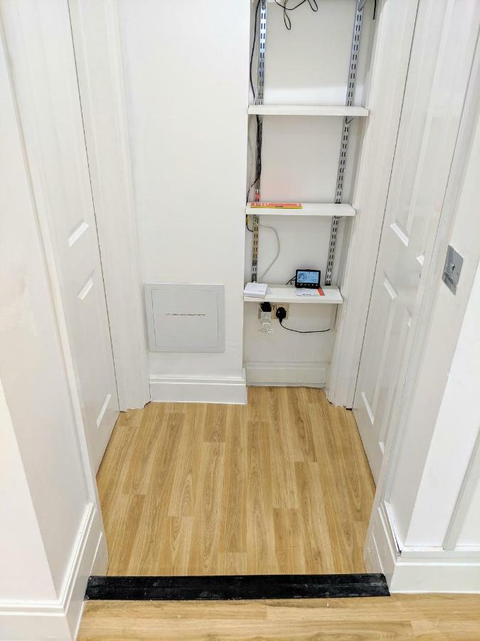 Spacious 2-bed In Kingston Near Richmond Park Apartment Kingston upon Thames (Greater London)